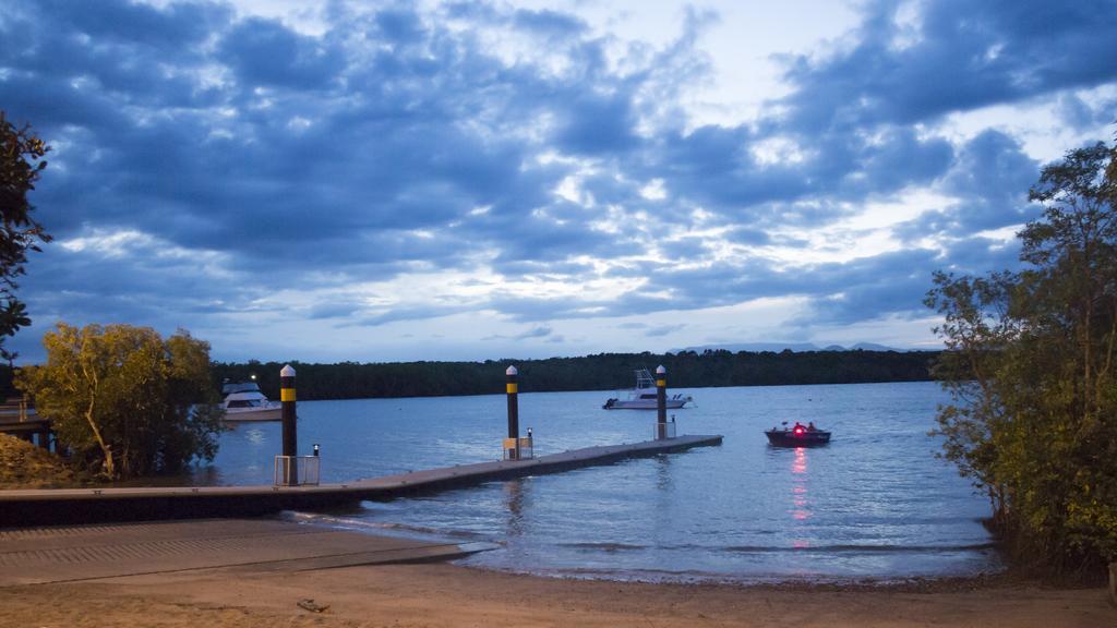 Hinchinbrook Marine Cove Resort Lucinda Exteriör bild