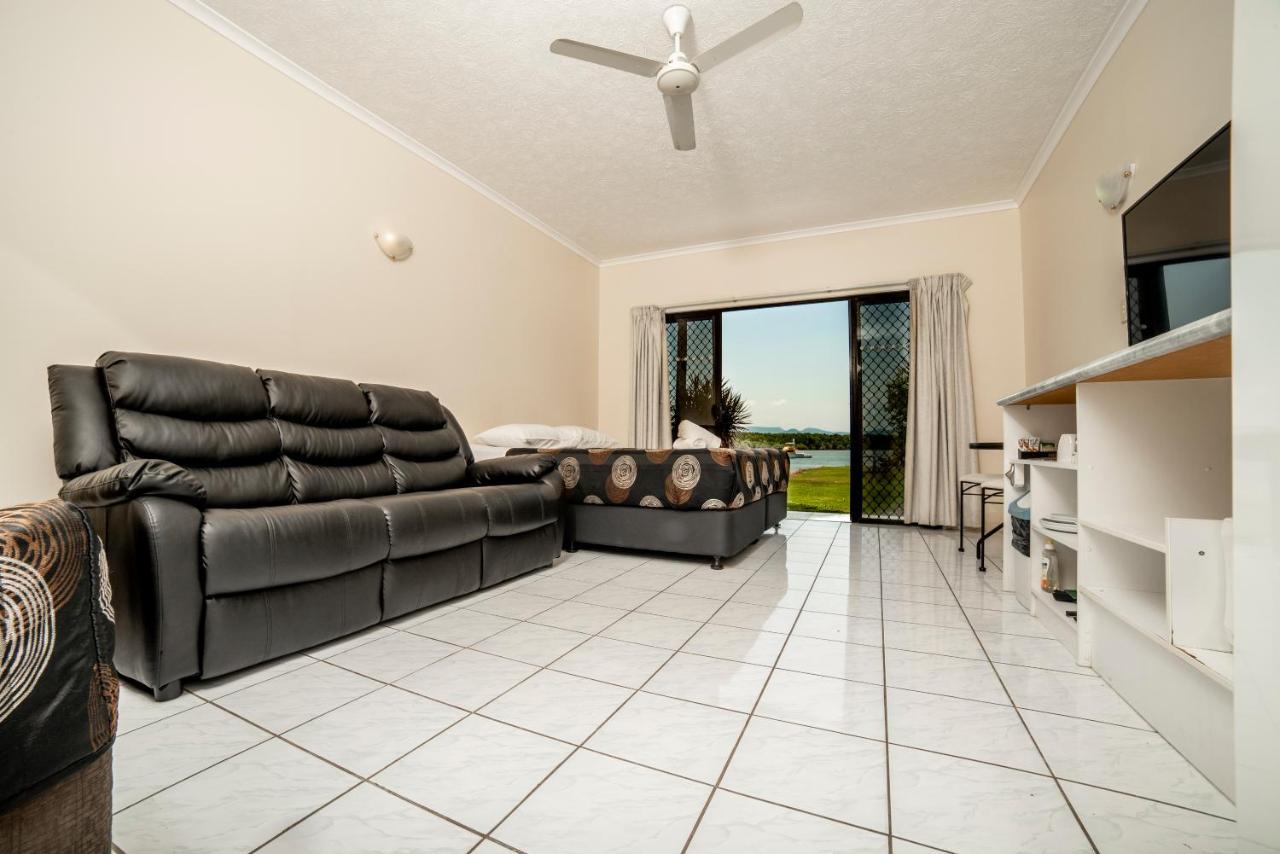Hinchinbrook Marine Cove Resort Lucinda Exteriör bild